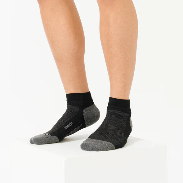 Feetures Elite Max Cushion Low Cut Sock - Bog Dog Running