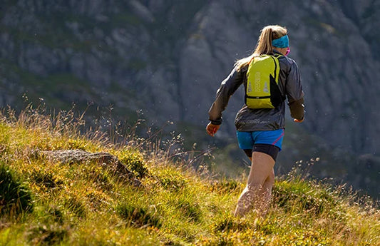 OMM Ultra 8 Pack - Bog Dog Running
